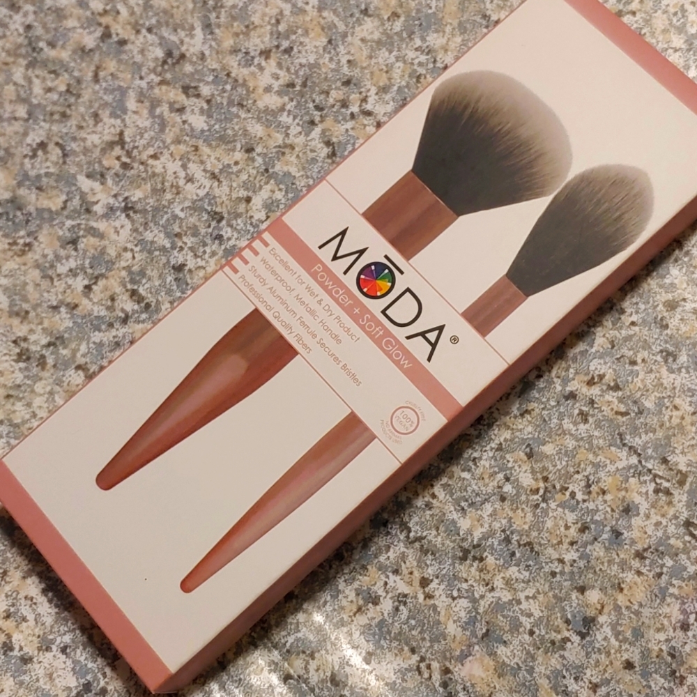 Moda Powder + Soft Glow